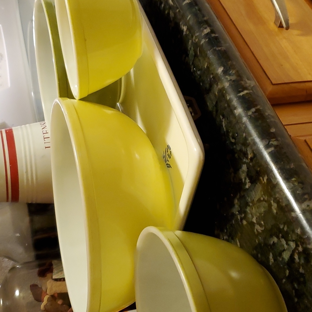 **Vintage Verde Nesting Bowls - Picture 2 of 6